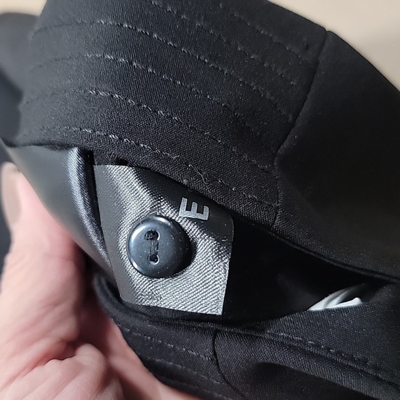 H&M, Black Size 6 Pencil Skirt. Embroidered Line Waistband Accent. EUC - Picture 11 of 11